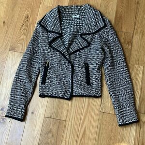 Cache Tweed ruffle Jacket sz Medum